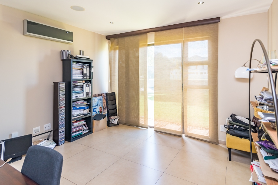 5 Bedroom Property for Sale in Hartebeesfontien AH North West